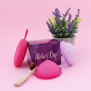 Cada kit incluye dos discos:
1 disco menstrual Aletse’s talla S color rosado.
1 disco menstrual